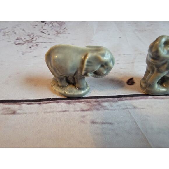 Wade Red Rose Tea Figurines Elephants Set Of 2 - Picture 3 of 6